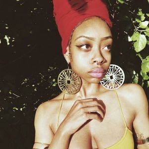 Meet your Posher, Lee